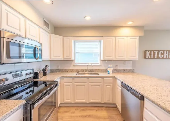 The Herron, Sleep 20, Walk Gulf Shores