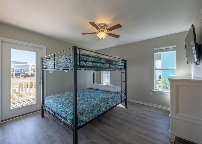 The Herron, Sleep 20, Walk Gulf Shores