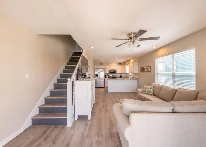 The Herron, Sleep 20, Walk Villa