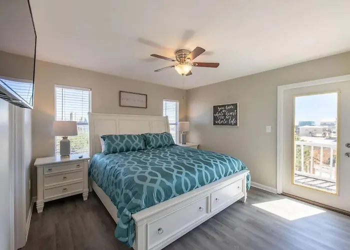 The Herron, Sleep 20, Walk Villa Gulf Shores